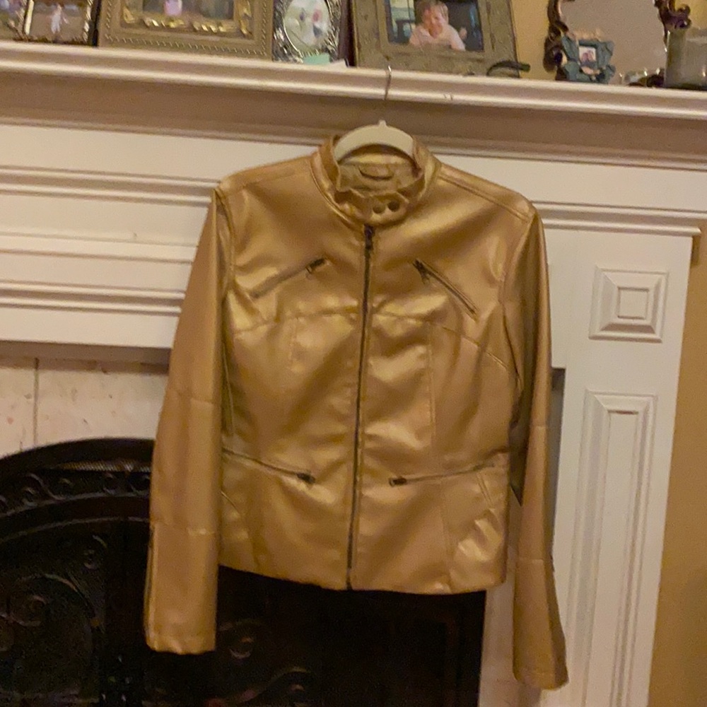 Very unique Brandon Thomas metallic gold faux leather jacket. Size M; GUC